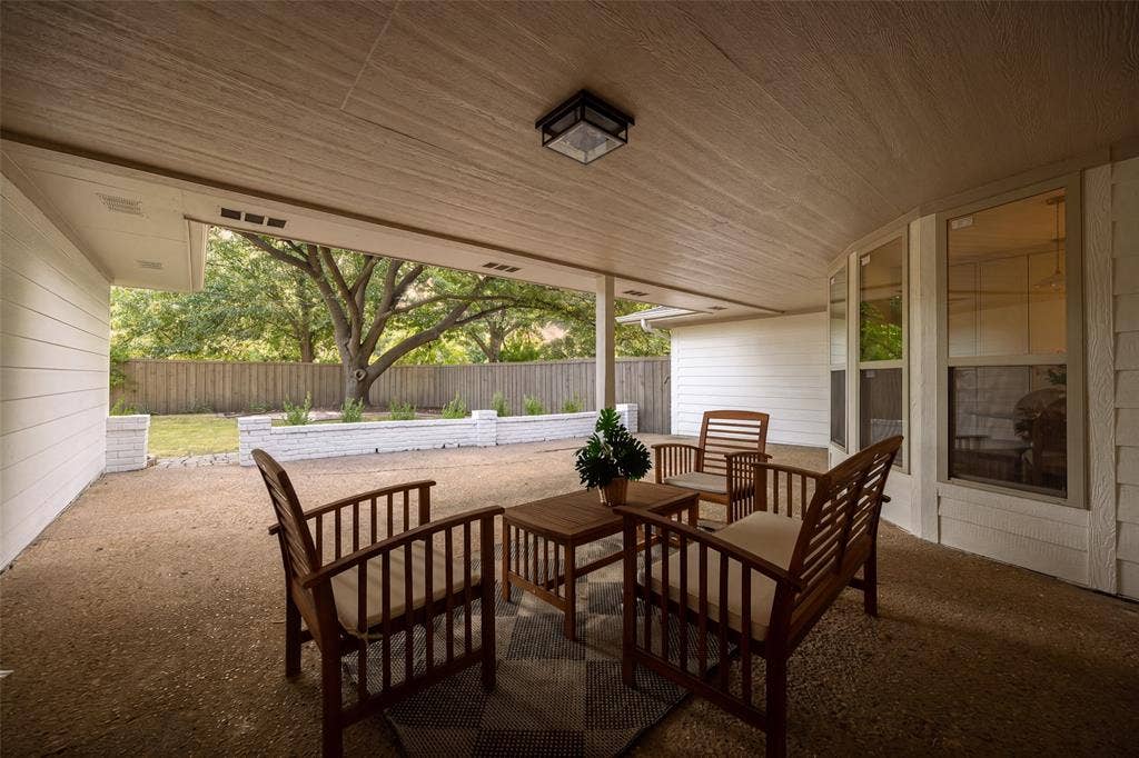 10656 Cox Lane, Dallas, TX 75229 10656 Cox Lane, Dallas, TX 75229