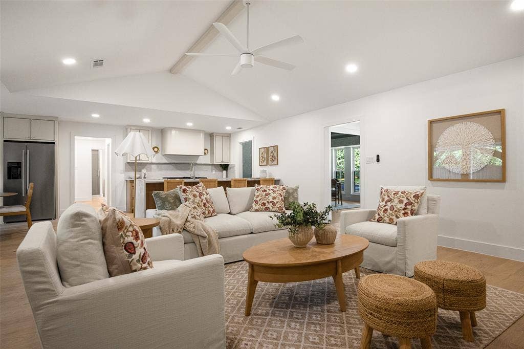 10656 Cox Lane, Dallas, TX 75229 10656 Cox Lane, Dallas, TX 75229