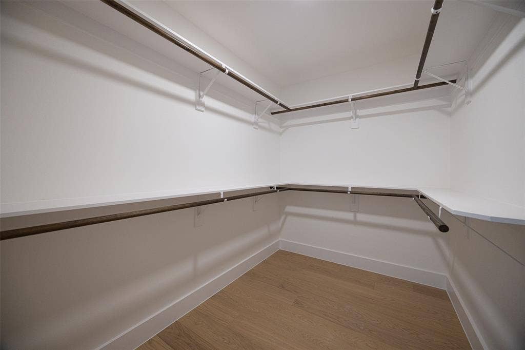 10656 Cox Lane, Dallas, TX 75229 Primary Closet