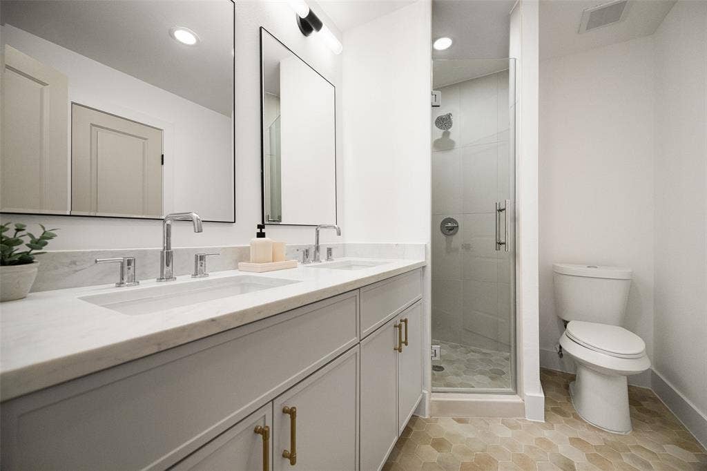 10656 Cox Lane, Dallas, TX 75229 10656 Cox Lane, Dallas, TX 75229