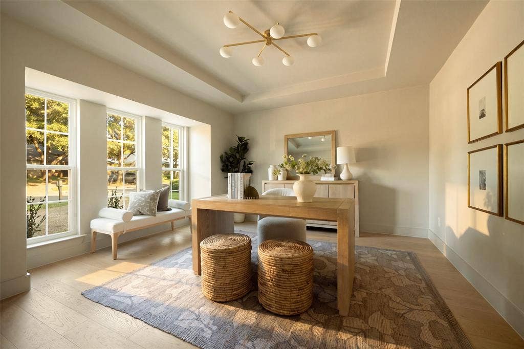 10656 Cox Lane, Dallas, TX 75229 10656 Cox Lane, Dallas, TX 75229