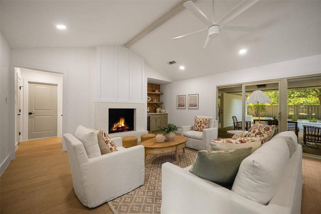 10656 Cox Lane, Dallas, TX 75229 10656 Cox Lane, Dallas, TX 75229