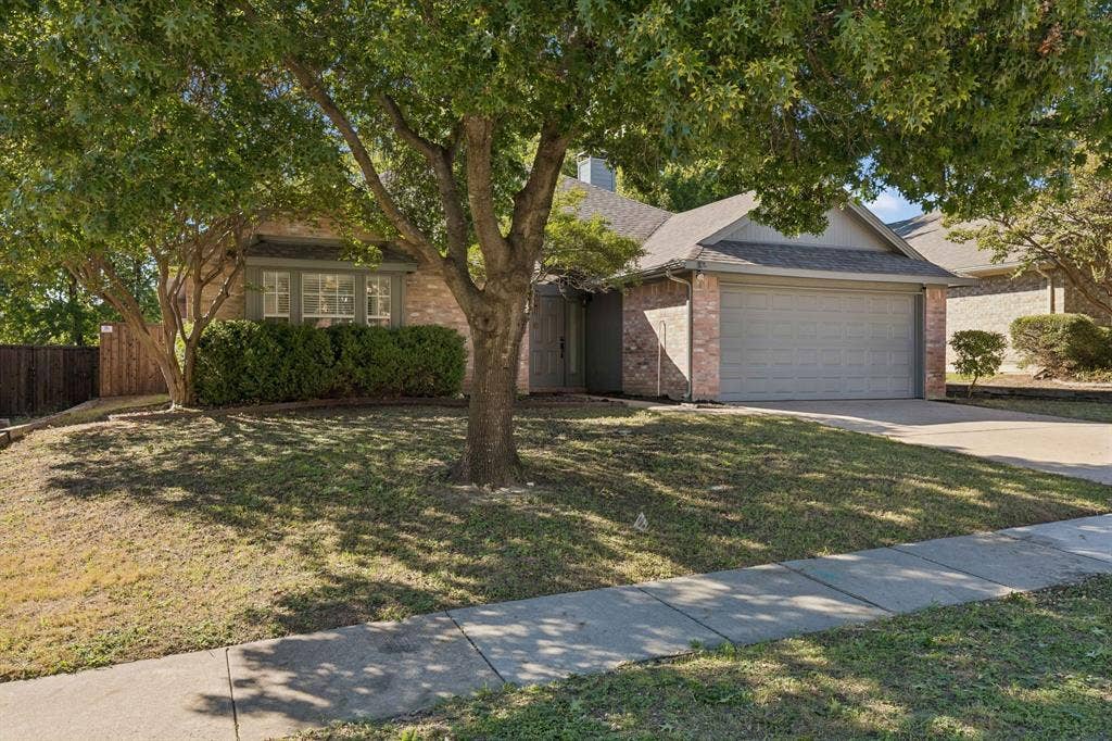 1111 Hyde Park Drive, McKinney, TX 75069 Large lovely shade tree frames this charming home!