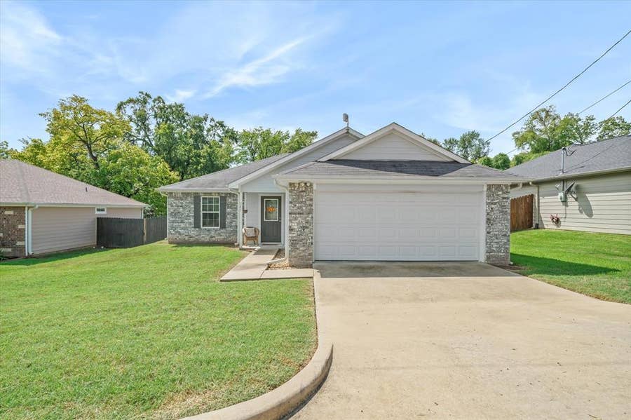 Property photo for 541 Foster, Canton, TX