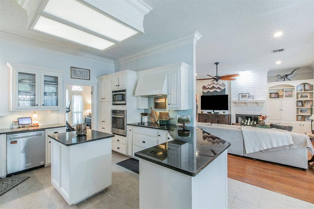 9505 Lost Trails Drive, Waco, TX 76712 9505 Lost Trails Drive, Waco, TX 76712