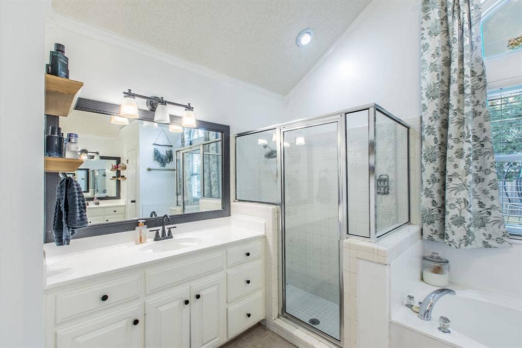 9505 Lost Trails Drive, Waco, TX 76712 9505 Lost Trails Drive, Waco, TX 76712