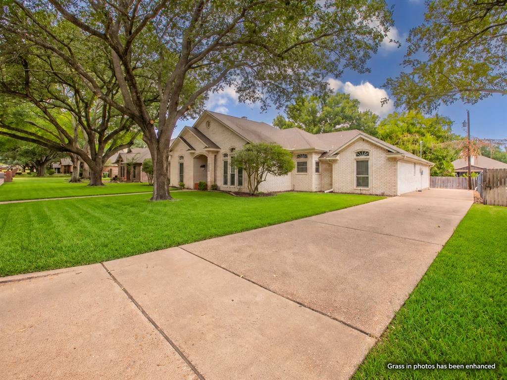 9505 Lost Trails Drive, Waco, TX 76712 9505 Lost Trails Drive, Waco, TX 76712