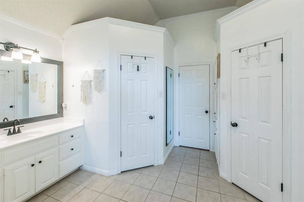 9505 Lost Trails Drive, Waco, TX 76712 9505 Lost Trails Drive, Waco, TX 76712