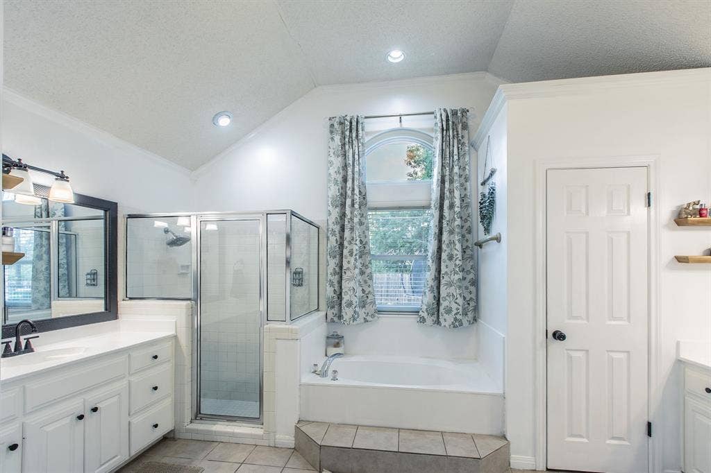 9505 Lost Trails Drive, Waco, TX 76712 9505 Lost Trails Drive, Waco, TX 76712