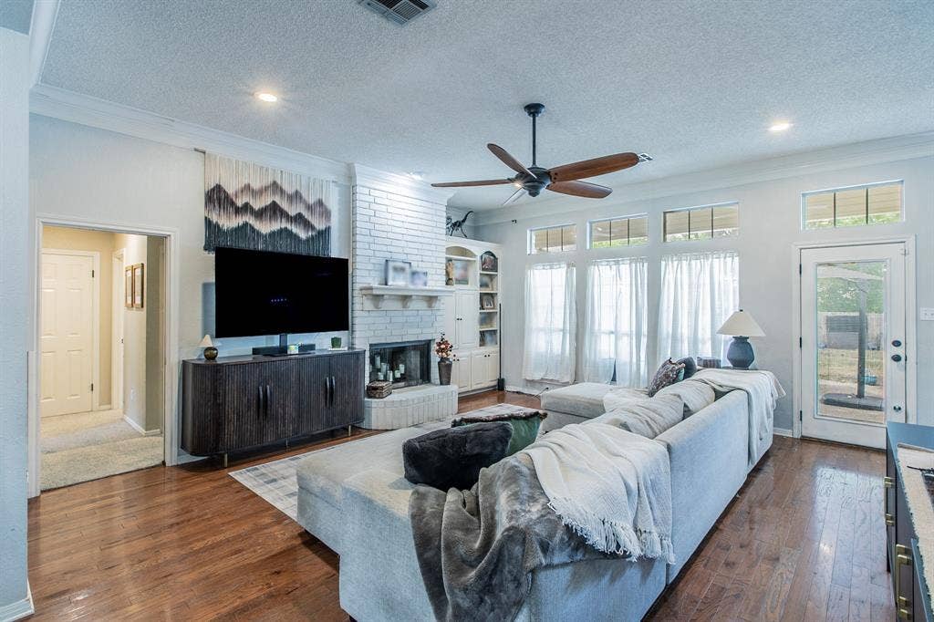 9505 Lost Trails Drive, Waco, TX 76712 9505 Lost Trails Drive, Waco, TX 76712