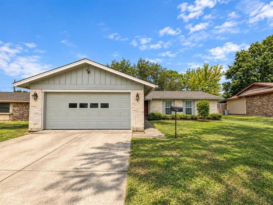 Property photo for 701 Victoria Drive, Euless, TX