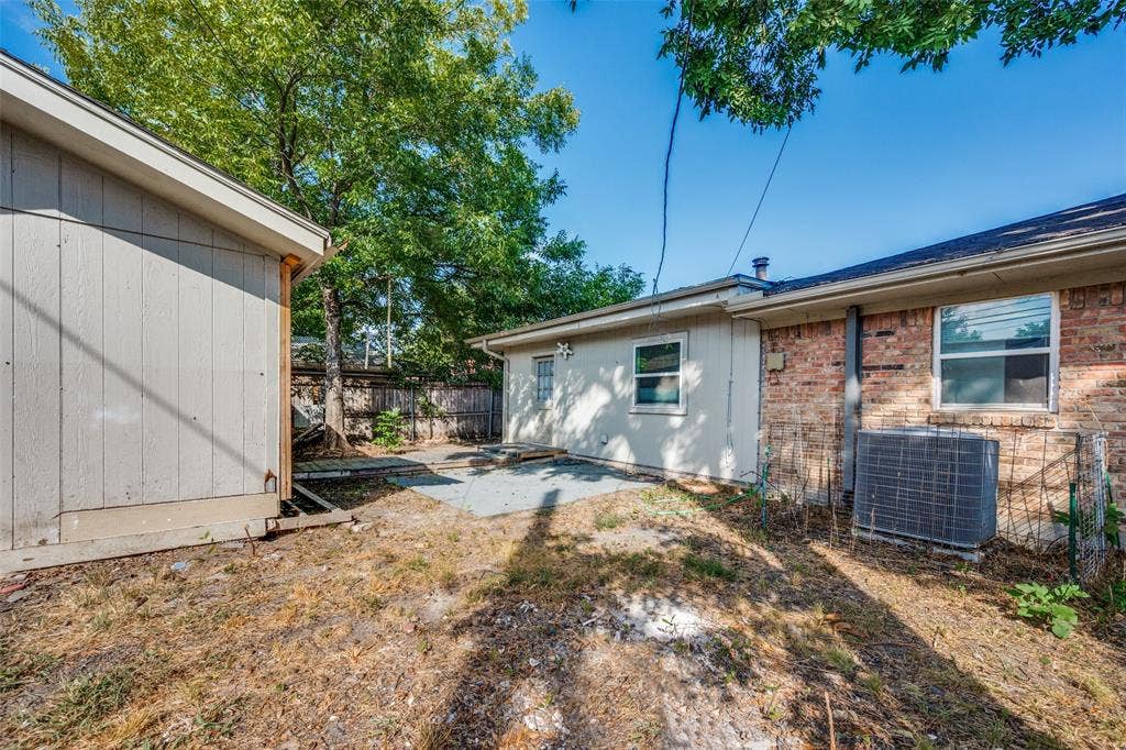 213 W Dorris Drive, Grand Prairie, TX 75051 Additional content