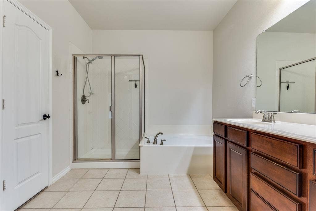 5662 Grosseto Drive, Frisco, TX 75034 5662 Grosseto Drive, Frisco, TX 75034