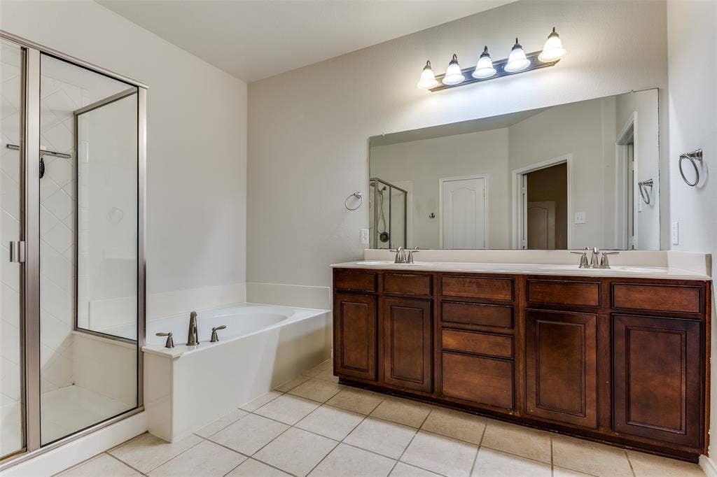 5662 Grosseto Drive, Frisco, TX 75034 5662 Grosseto Drive, Frisco, TX 75034