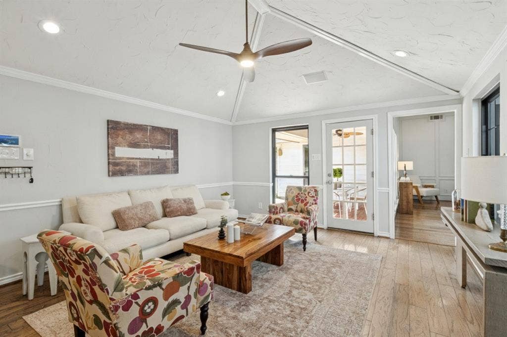 9006 Church Road, Dallas, TX 75231 9006 Church Road, Dallas, TX 75231