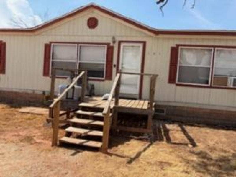 Property photo for 105 Seminole Street, Tye, TX