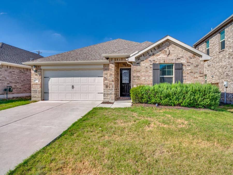 Property photo for 1705 Gold Mine Trail, Aubrey, TX