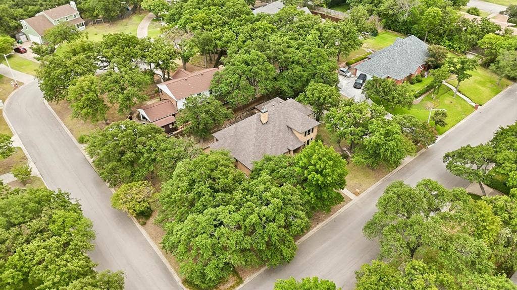 1331 Travis Street, Denton, TX 76205 1331 Travis Street, Denton, TX 76205