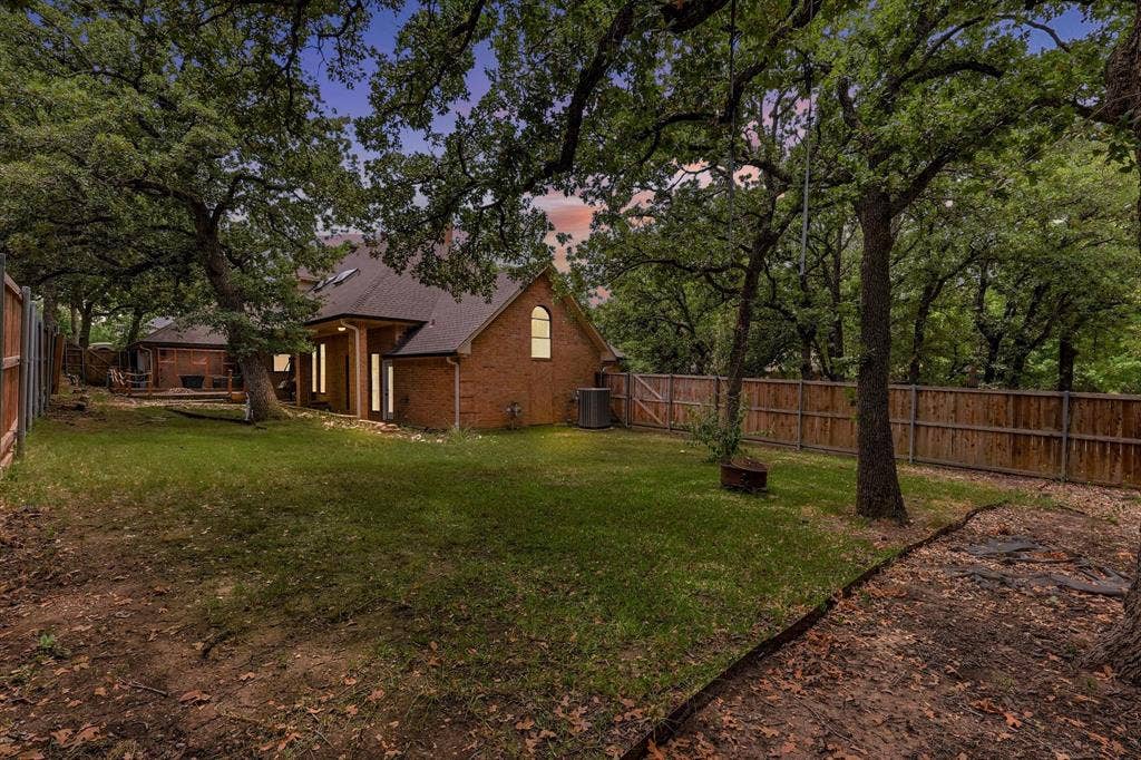 1331 Travis Street, Denton, TX 76205 1331 Travis Street, Denton, TX 76205