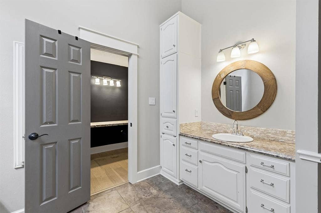 1331 Travis Street, Denton, TX 76205 1331 Travis Street, Denton, TX 76205
