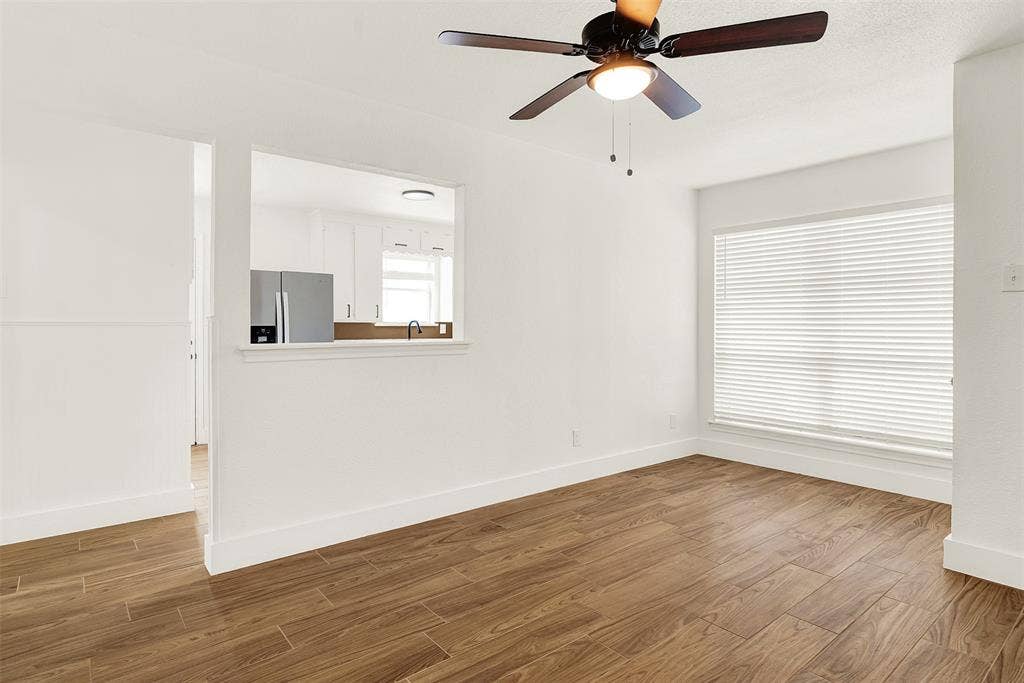 306 Hilltop Avenue, #A, Richardson, TX 75081 Living room opens to the kitchen
