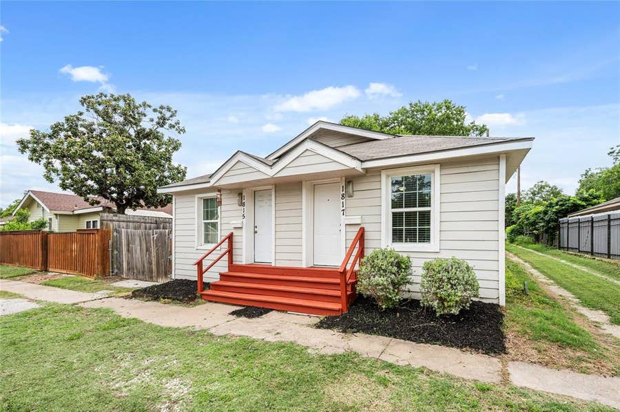 Property photo for 1817 W Brooklyn Avenue, Dallas, TX
