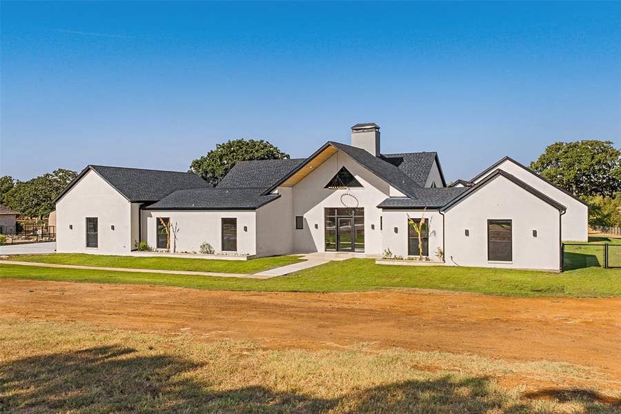 Property photo for 7211 County Road 1017, Joshua, TX