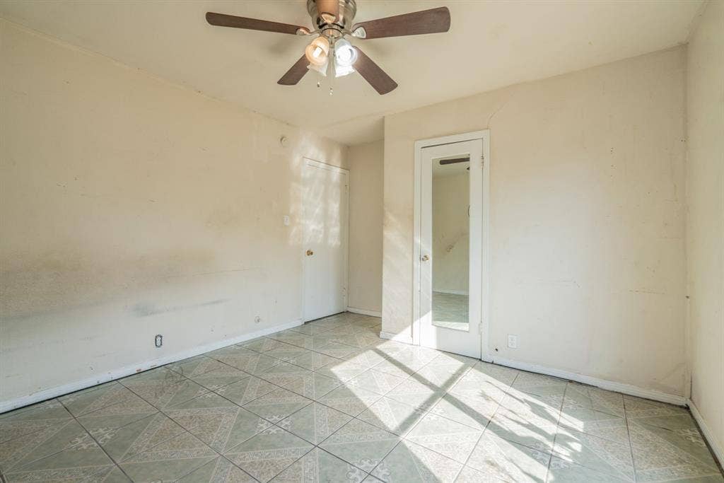 934 Indian Hills Drive, Grand Prairie, TX 75051 Additional content