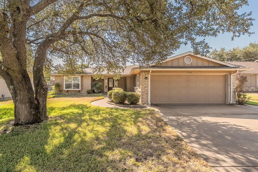 Property photo for 3713 Quail Run, Granbury, TX