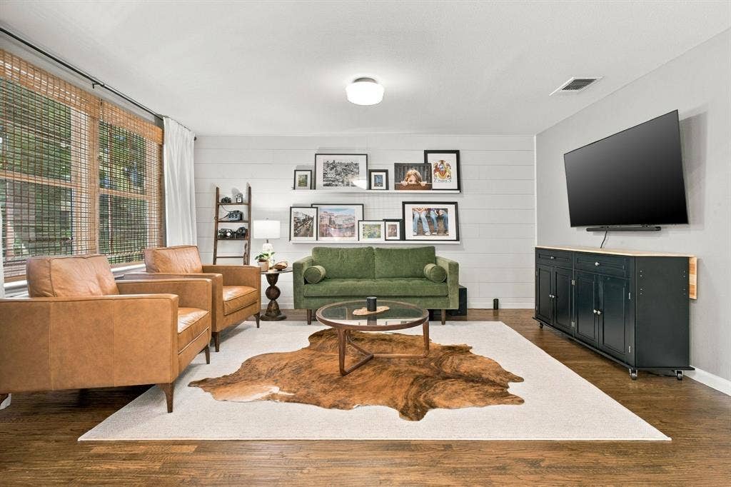 6816 Studebaker Drive, McKinney, TX 75071 Great space that can be a formal dining room or family room
