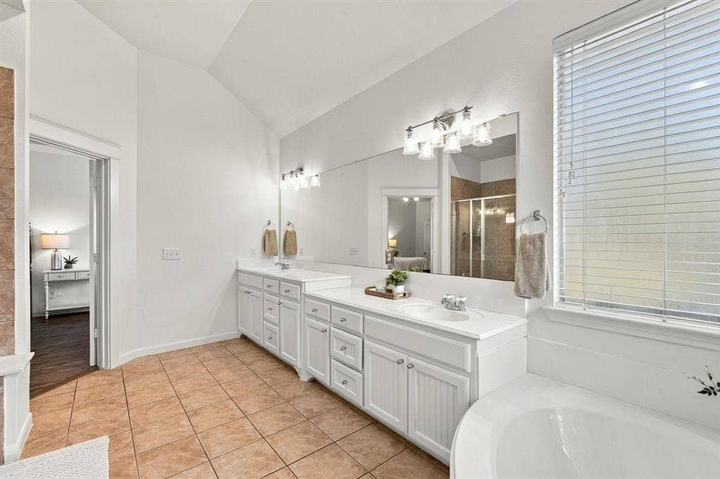6816 Studebaker Drive, McKinney, TX 75071 6816 Studebaker Drive, McKinney, TX 75071