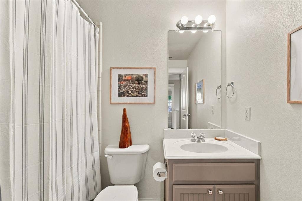 6816 Studebaker Drive, McKinney, TX 75071 6816 Studebaker Drive, McKinney, TX 75071