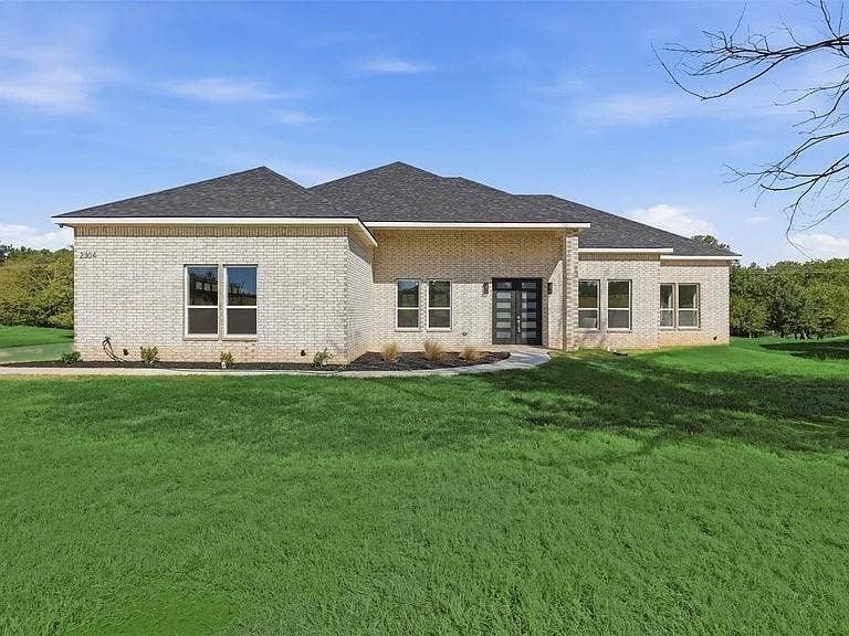 Property photo for 2304 Candlestick Drive, Granbury, TX