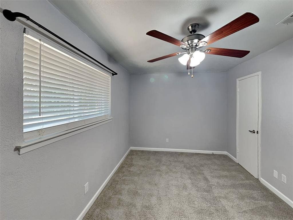300 Newport Circle, Euless, TX 76039 300 Newport Circle, Euless, TX 76039