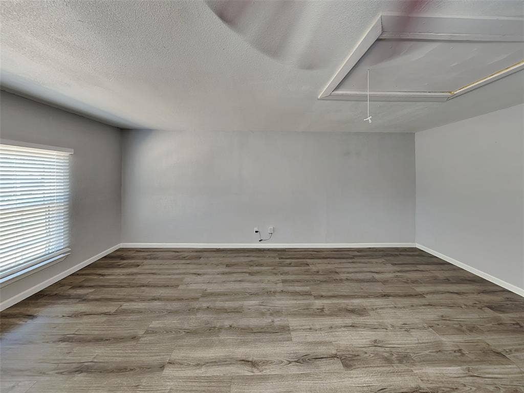 300 Newport Circle, Euless, TX 76039 300 Newport Circle, Euless, TX 76039