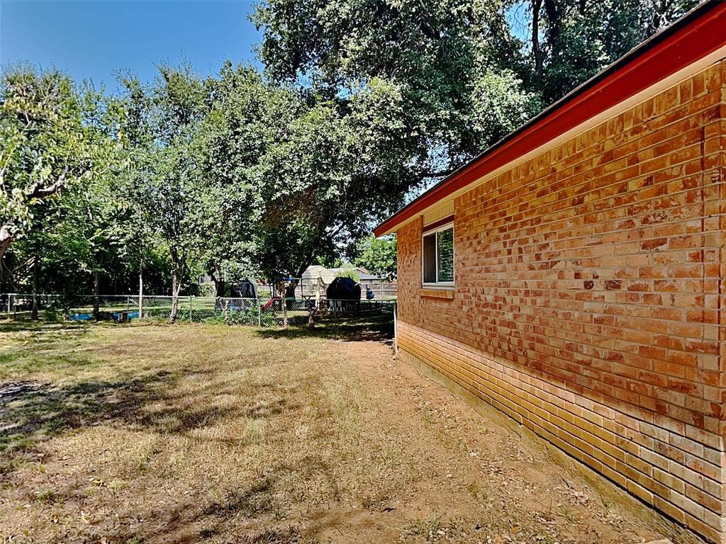 300 Newport Circle, Euless, TX 76039 300 Newport Circle, Euless, TX 76039