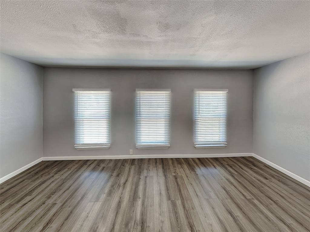300 Newport Circle, Euless, TX 76039 300 Newport Circle, Euless, TX 76039