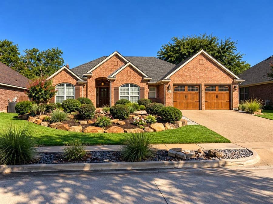 Property photo for 2301 Laura Elizabeth Trail, Mansfield, TX