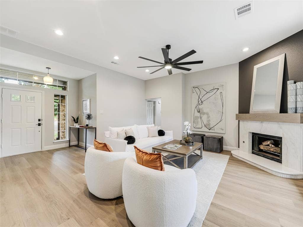 2409 Hedgeway Circle, Garland, TX 75044