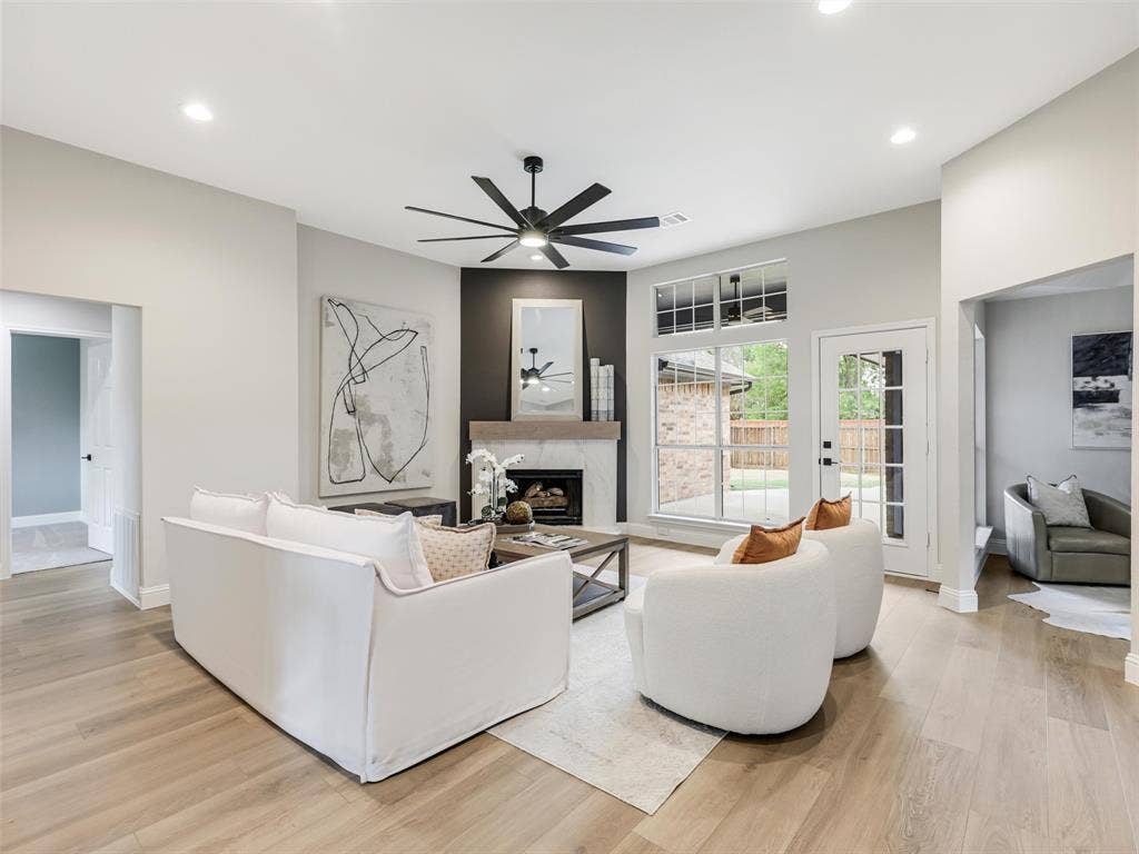 2409 Hedgeway Circle, Garland, TX 75044