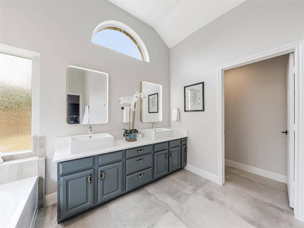 2409 Hedgeway Circle, Garland, TX 75044