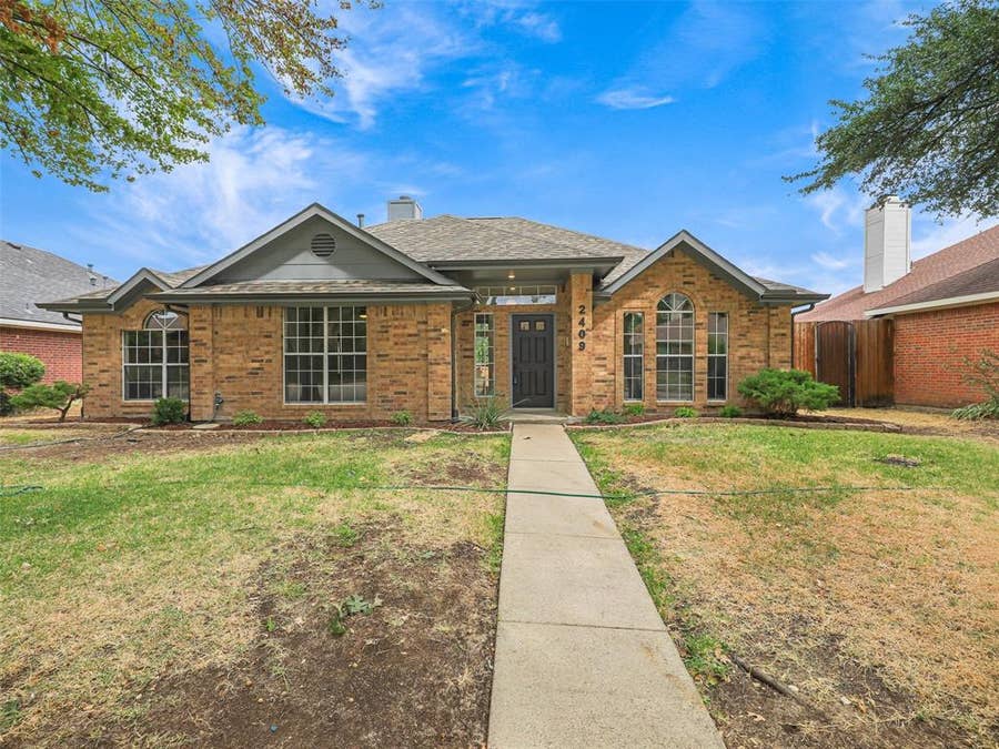 Property photo for 2409 Hedgeway Circle, Garland, TX