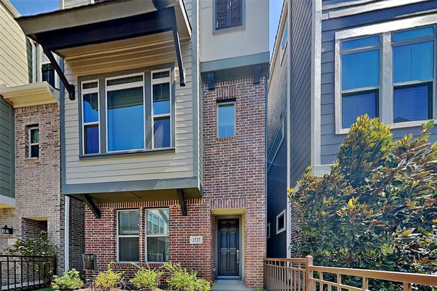 Property photo for 2727 Flowering Peach Lane, Dallas, TX