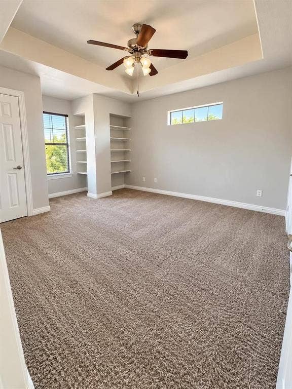Tray ceiling with a ceiling fan light fixture