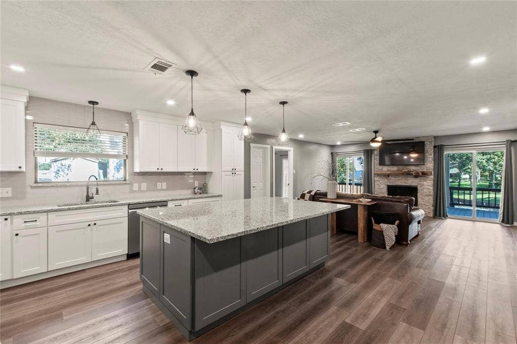 2500 Wildwood Way, Tool, TX 75143 2500 Wildwood Way, Tool, TX 75143