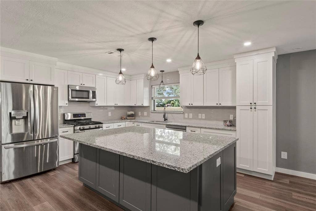 2500 Wildwood Way, Tool, TX 75143 2500 Wildwood Way, Tool, TX 75143
