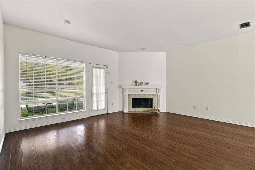 3550 Country Square Drive, #304, Carrollton, TX 75006 3550 Country Square Drive, #304, Carrollton, TX 75006