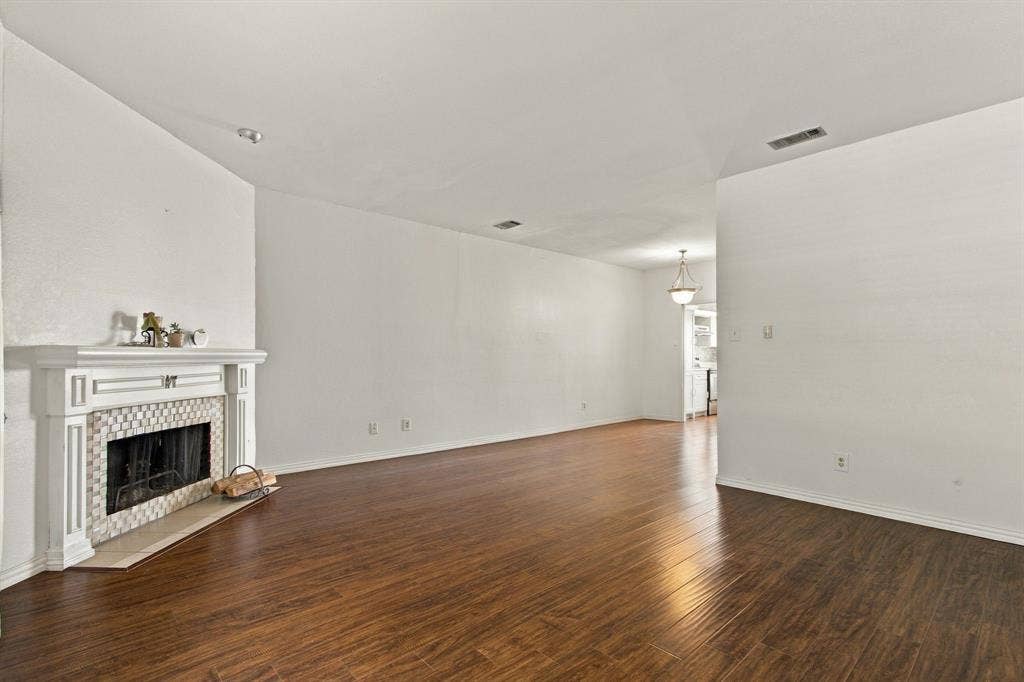 3550 Country Square Drive, #304, Carrollton, TX 75006 3550 Country Square Drive, #304, Carrollton, TX 75006