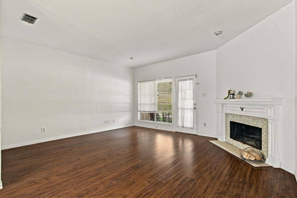 3550 Country Square Drive, #304, Carrollton, TX 75006 3550 Country Square Drive, #304, Carrollton, TX 75006