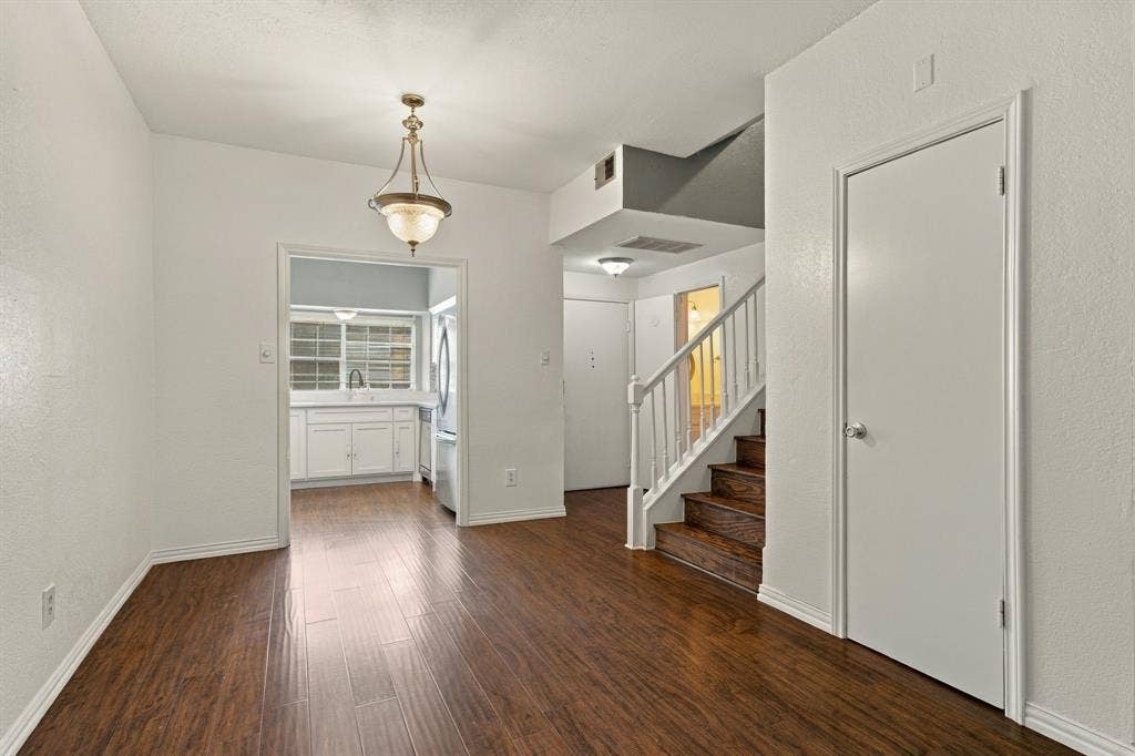 3550 Country Square Drive, #304, Carrollton, TX 75006 3550 Country Square Drive, #304, Carrollton, TX 75006